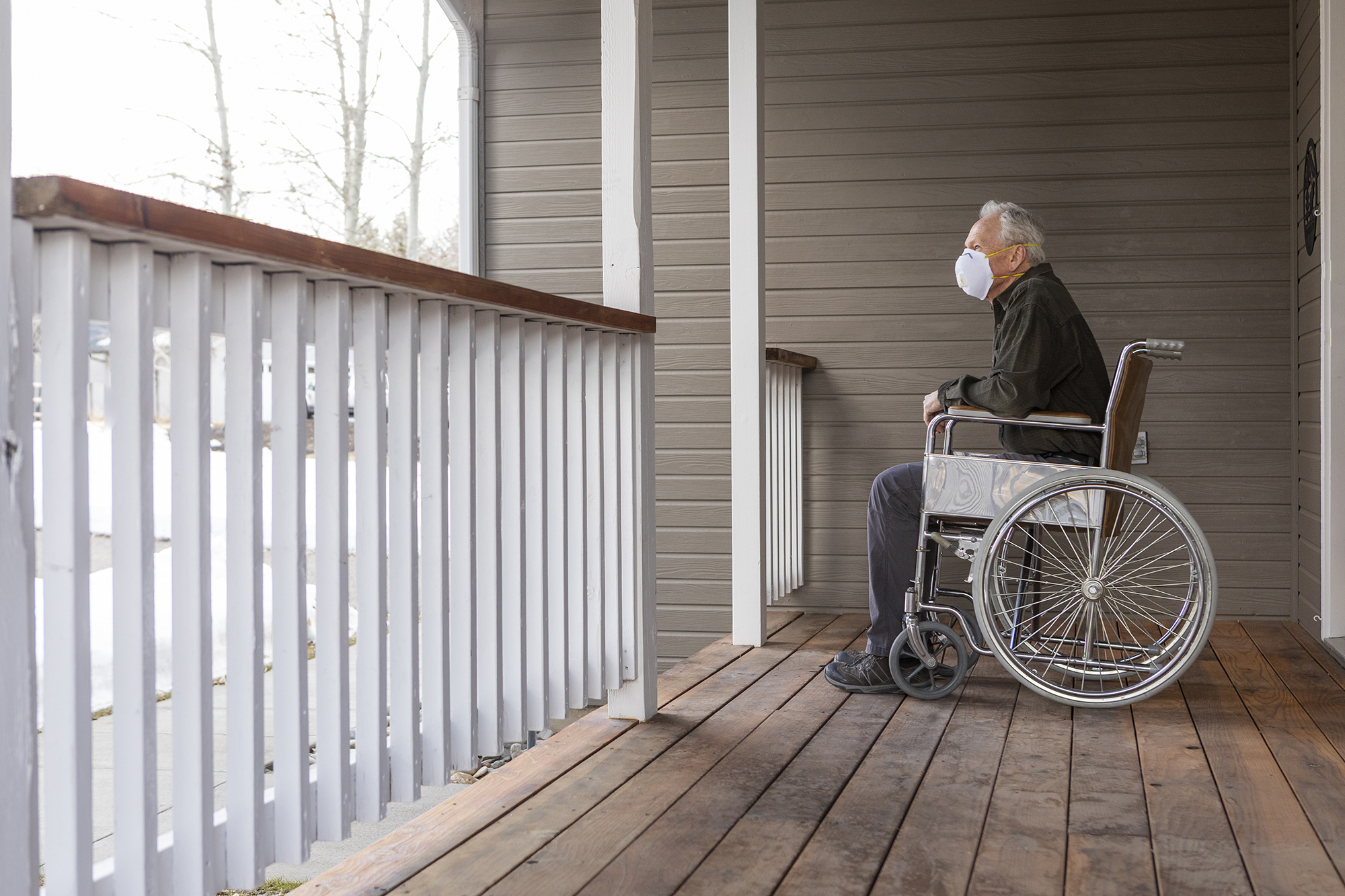/media/1694/elderly-man-in-wheelchair-wearing-face-mask.jpg