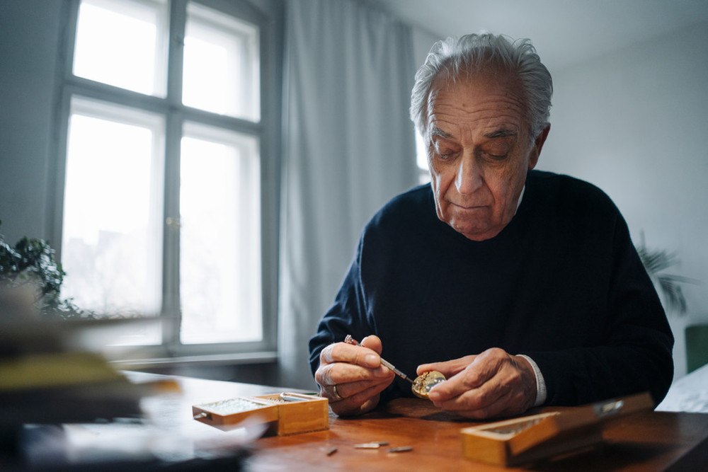 /media/1722/elderly-man-repairing-a-watch.jpg